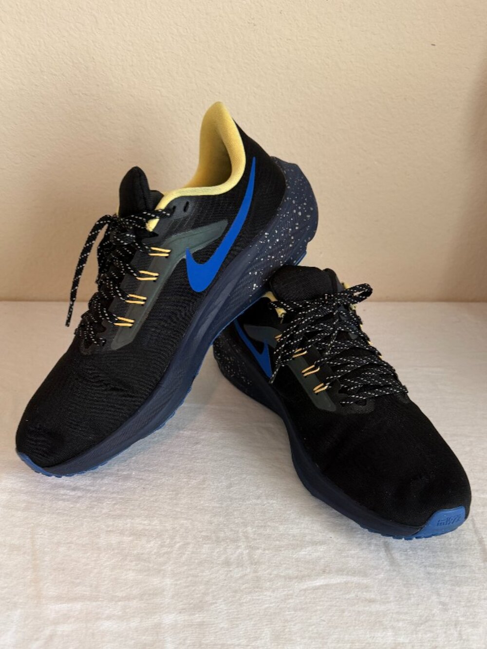 Nike Air Zoom Pegasus 39 Men's Size 11.5 Black Hyper Royal Speckled Sneakers - Picture 3 of 15